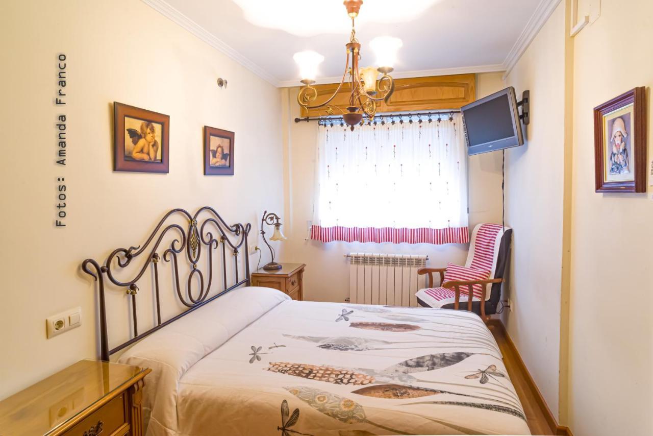 Хостел Albergue De Peregrinos Ultreia Et Suseia Сигуэйро Экстерьер фото