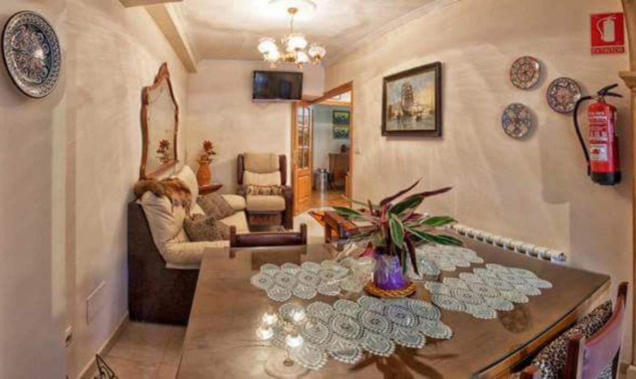Хостел Albergue De Peregrinos Ultreia Et Suseia Сигуэйро Экстерьер фото