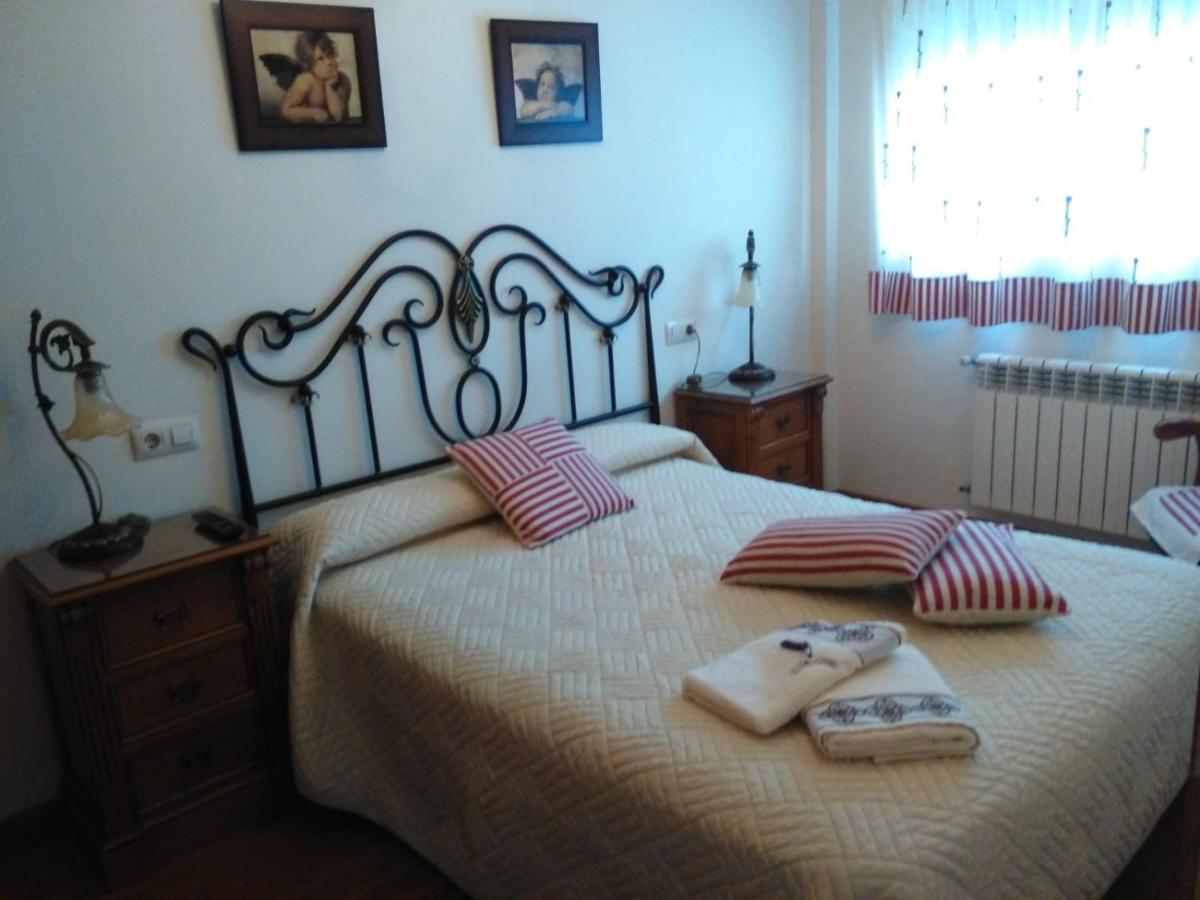 Хостел Albergue De Peregrinos Ultreia Et Suseia Сигуэйро Экстерьер фото
