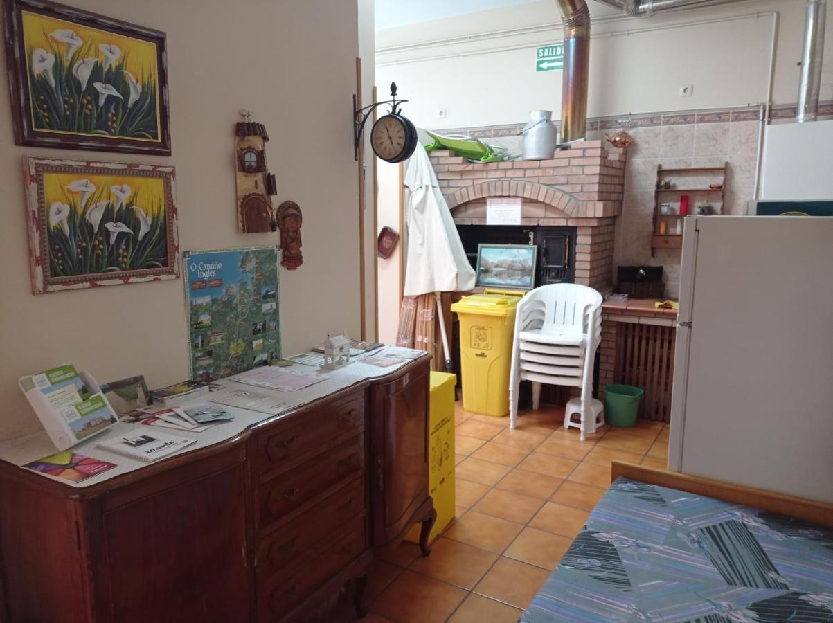 Хостел Albergue De Peregrinos Ultreia Et Suseia Сигуэйро Экстерьер фото