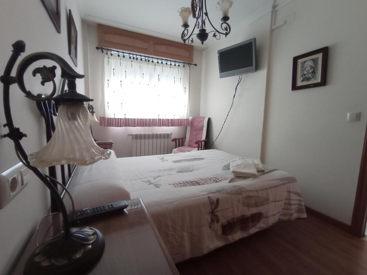 Хостел Albergue De Peregrinos Ultreia Et Suseia Сигуэйро Экстерьер фото